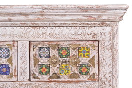 GINER Y COLOMER Commode Bakhra 4 tiroirs en bois de manguier blanc vieilli